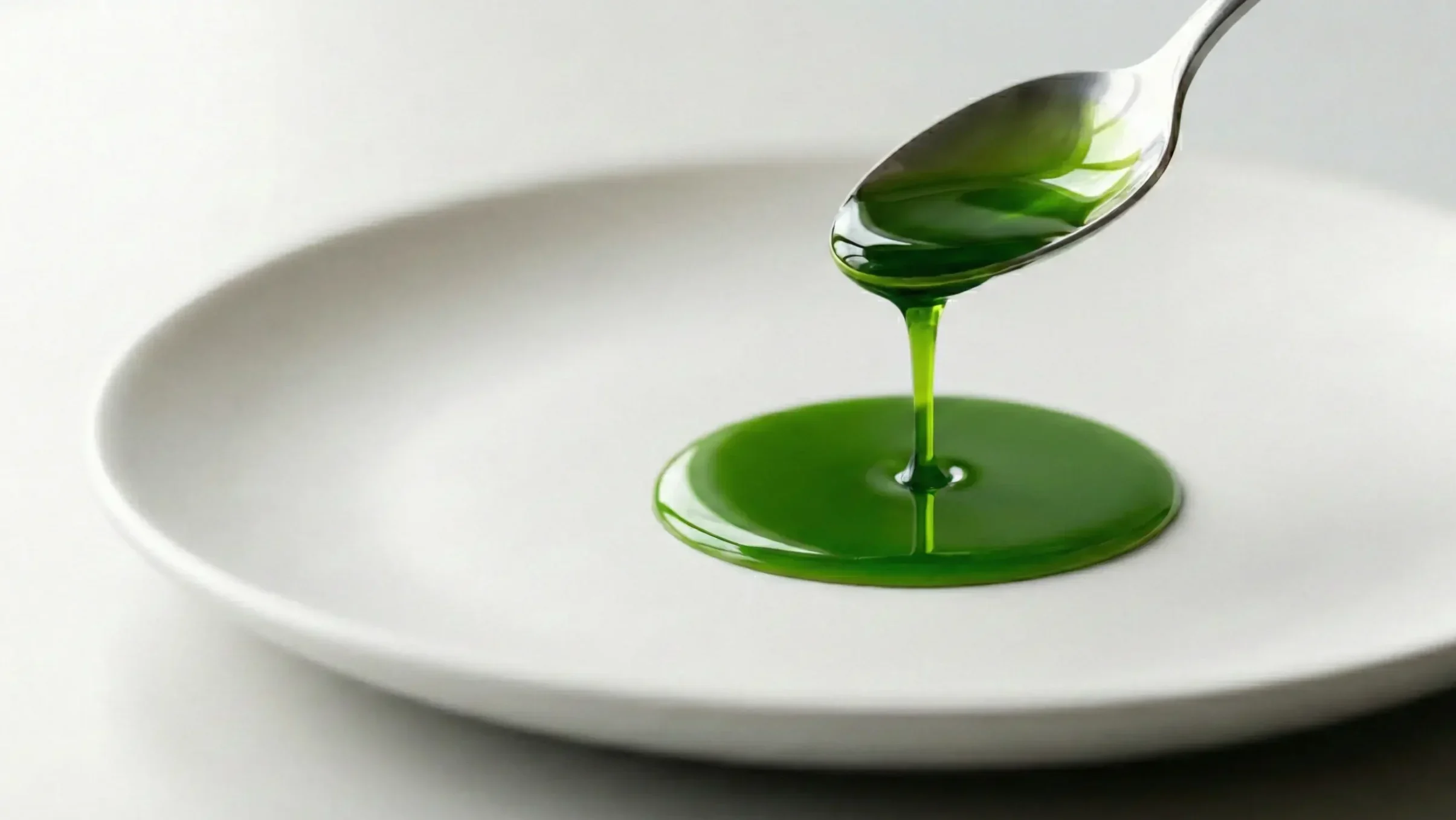 parsley oil scaled e1769604318159